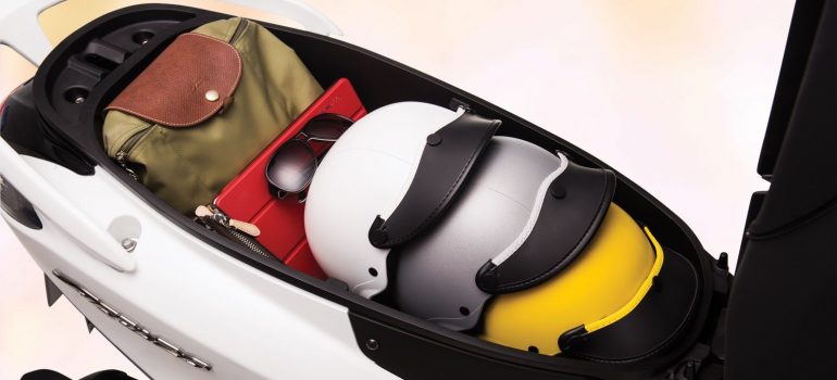 nhung-vat-dung-toi-ki-khi-bo-vao-cop-xe