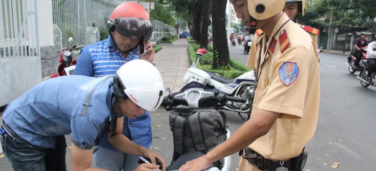 nhung-giai-phap-huu-ich-khi-bi-csgt-dung-xe-20