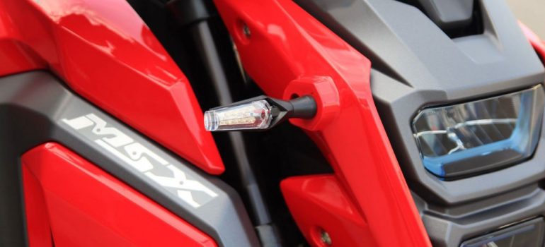 honda-msx-2016-ban-do-cuc-chat-voi-dan-ao-mau-do-20