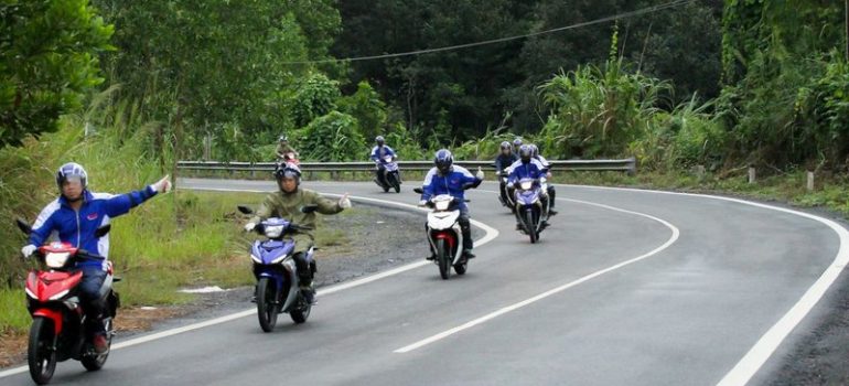 khi đi phượt cần chuẩn bị đồ nghề đi phượt bằng xe máy