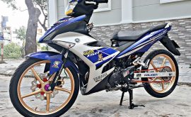 Exciter 150cc pha cach cuc da phoi hop voi nhieu do choi tinh te